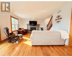 705 VICTORIA ROAD - 8