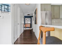201 - 19 STUMPF STREET - 30