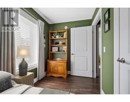 201 - 19 STUMPF STREET - 34