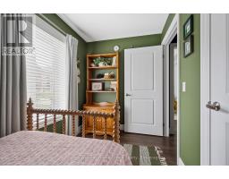 201 - 19 STUMPF STREET - 36