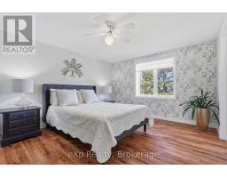 990 HERITAGE DRIVE - 21