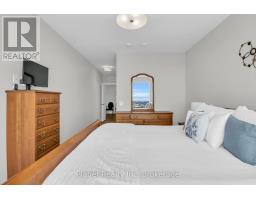 910 - 1878 GORDON STREET - 16