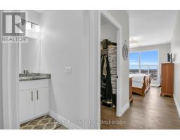 910 - 1878 GORDON STREET - 17