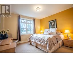 125 - 125 FAIRWAY COURT - 20