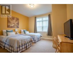 125 - 125 FAIRWAY COURT - 25