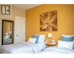 125 - 125 FAIRWAY COURT - 27