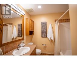 125 - 125 FAIRWAY COURT - 28