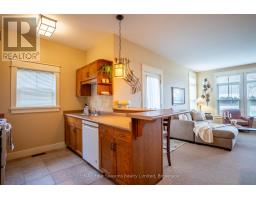 125 - 125 FAIRWAY COURT - 8