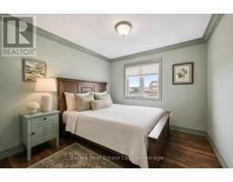 16 ROBBINS RIDGE - 20