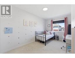 32 LAUGHLAND LANE - 23