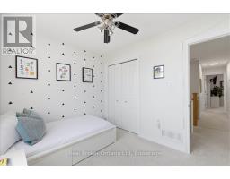 32 LAUGHLAND LANE - 25