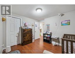 4 HAYWARD CRESCENT - 14