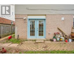 4 HAYWARD CRESCENT - 18