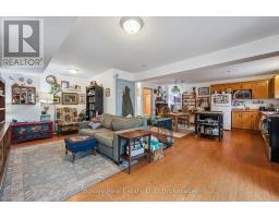 4 HAYWARD CRESCENT - 20