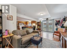 4 HAYWARD CRESCENT - 21