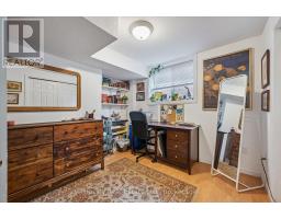 4 HAYWARD CRESCENT - 29