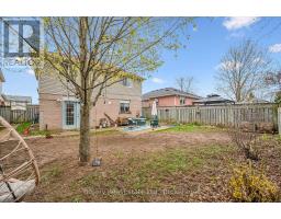 4 HAYWARD CRESCENT - 34