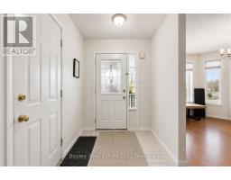 4 HAYWARD CRESCENT - 4