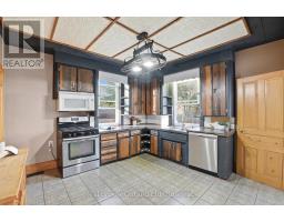 27 WELLINGTON STREET - 15