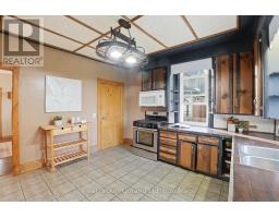 27 WELLINGTON STREET - 16