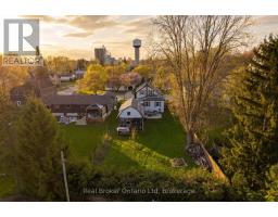 27 WELLINGTON STREET - 36