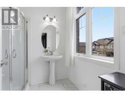 75 ARLINGTON CRESCENT - 24