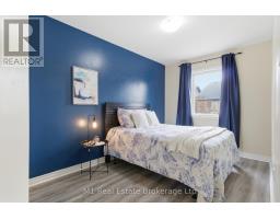 75 ARLINGTON CRESCENT - 25