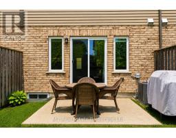 75 ARLINGTON CRESCENT - 31