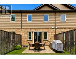 75 ARLINGTON CRESCENT - 34
