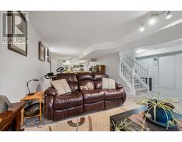 339 DANIEL CRESCENT - 34