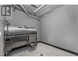 304 - 120 HURON STREET - 40