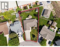11 LEE CRESCENT - 3