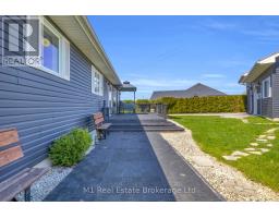2 JOANNE CRESCENT - 43