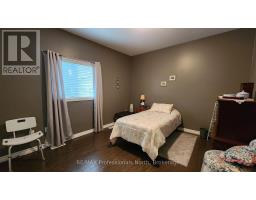 5 GREAVES AVENUE - 30