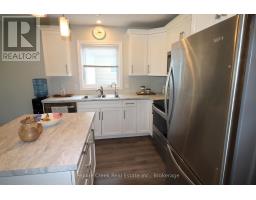 2 HIGHVIEW STREET - 12
