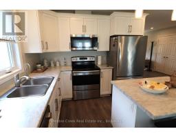 2 HIGHVIEW STREET - 13