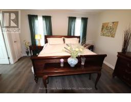 2 HIGHVIEW STREET - 24