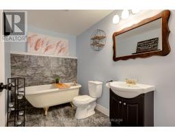79 SYLVIA STREET - 33