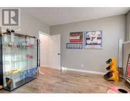 79 SYLVIA STREET - 36