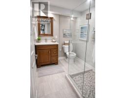 79 HAZELWOOD CRESCENT - 19