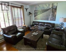 16 - 201 SILVERCREEK PARKWAY N - 11