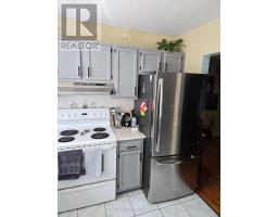 16 - 201 SILVERCREEK PARKWAY N - 4