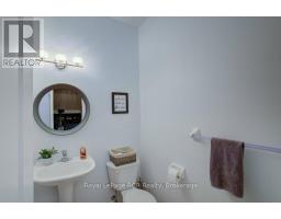 11 GREEN STREET - 15