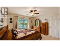 52 SHORE DRIVE - 20