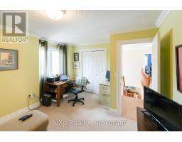 8 SANDPIPER COURT - 23