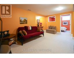 8 SANDPIPER COURT - 32