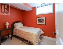 8 SANDPIPER COURT - 33