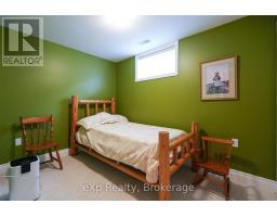 8 SANDPIPER COURT - 35