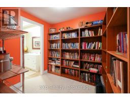 8 SANDPIPER COURT - 36