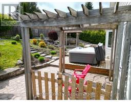 8 SANDPIPER COURT - 43